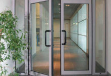 Алюминиевые двери - надёжность, качество или лишняя трата?